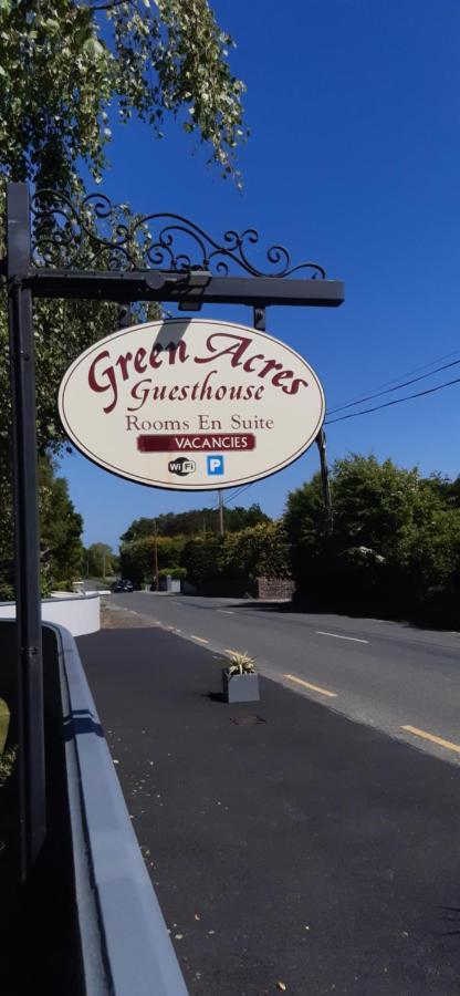 Acres Guesthouse- Only *
